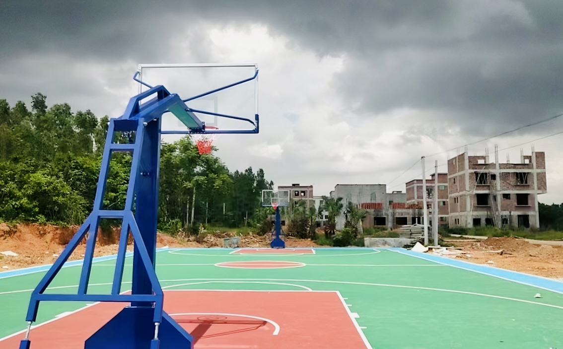 【照片】湛江分公司捐赠篮球场助力乡村振兴.jpg