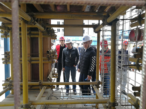 附图4：观摩团参观样板展示区2_副本